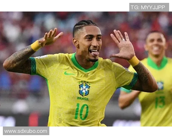 现役年龄最大足球球星依旧活跃在赛场上 创造传奇与纪录